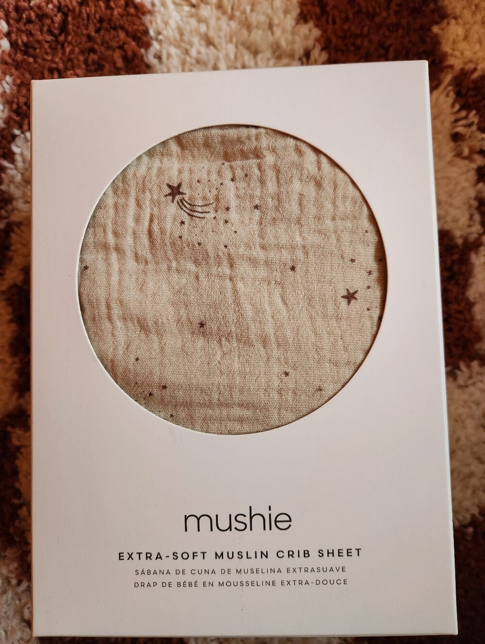 Mushie Extra-Soft Muslin Crib Sheet in Beige with Falling Stars Print